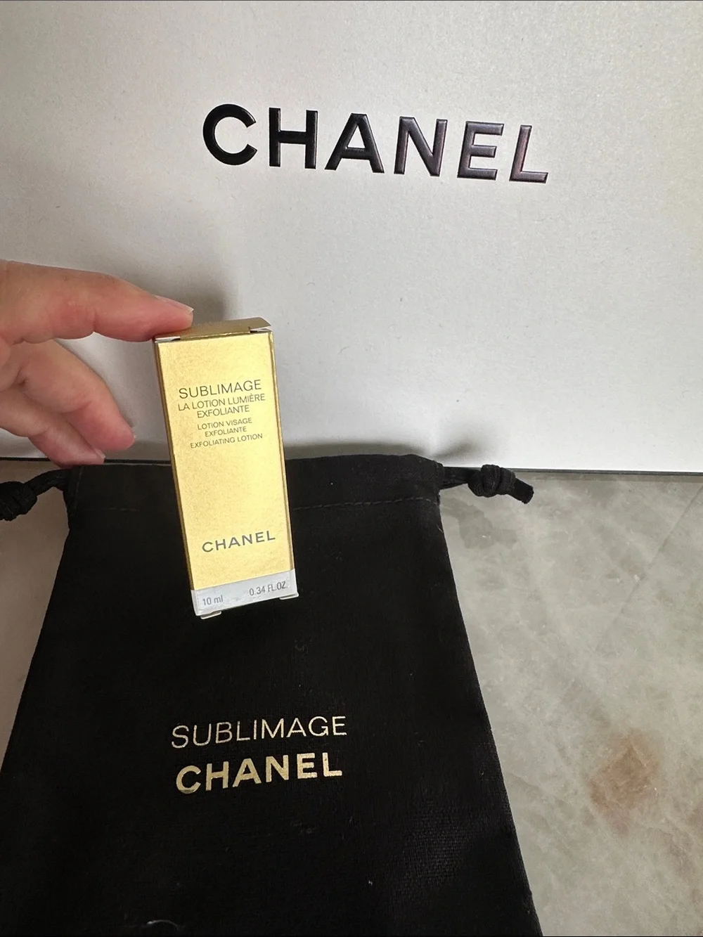 Chanel Sublimage La Lotion Lumière Exfoliante - 10 ml Gold & Black l travel bag